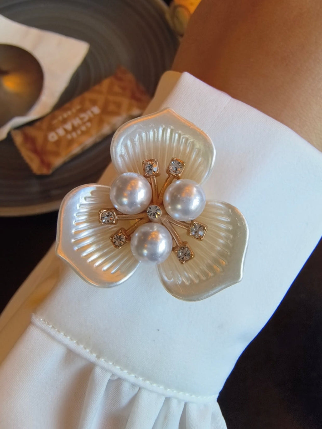 Sweet White Violets | 1 Set 2 Pieces